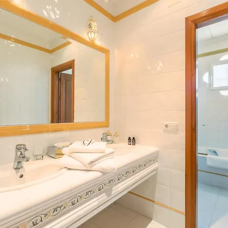 Oda ve Kahvaltı Hacienda Tres Ninas 3*